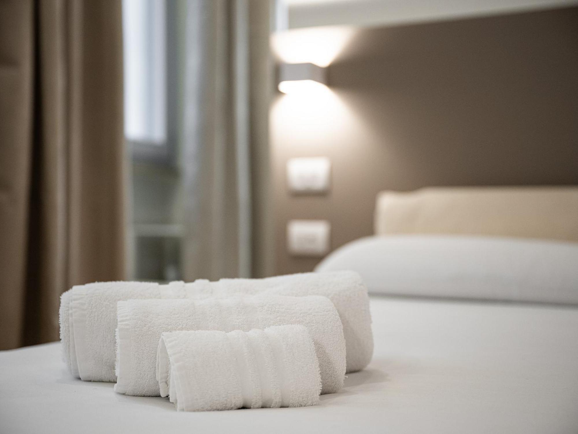 Dome Hotel กาญารี ภายนอก รูปภาพ